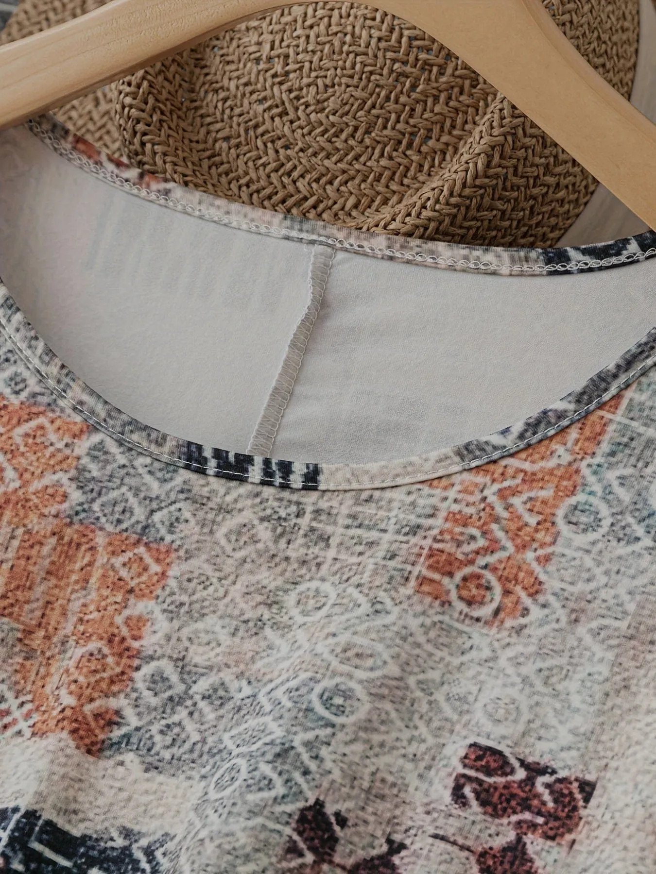 Bohemian Graphic Print Plus Size T-shirt with Stylish Round Neck